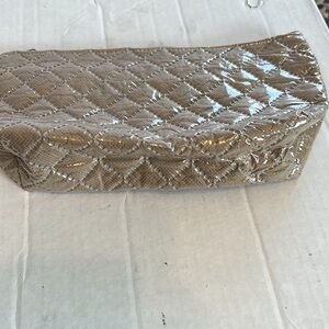 ⭐️ Tan plastic faux vinyl quilt stitching neutral unisex toiletries make up bag